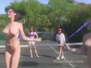 Тенис тийнейджъри неясен с вибратори вътре техен стегнат млад
