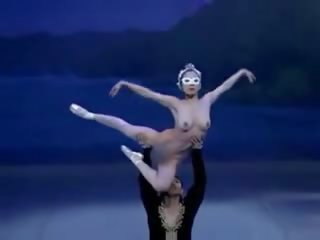 Çıplak anal creampie ballet